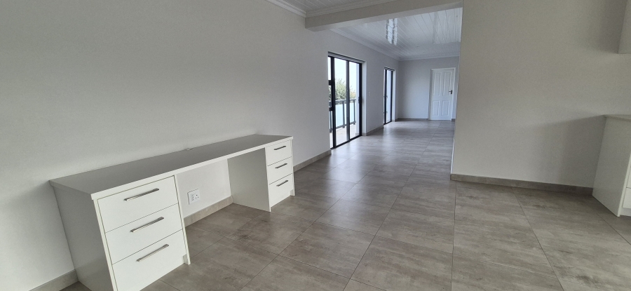 5 Bedroom Property for Sale in Myburgh Park Western Cape